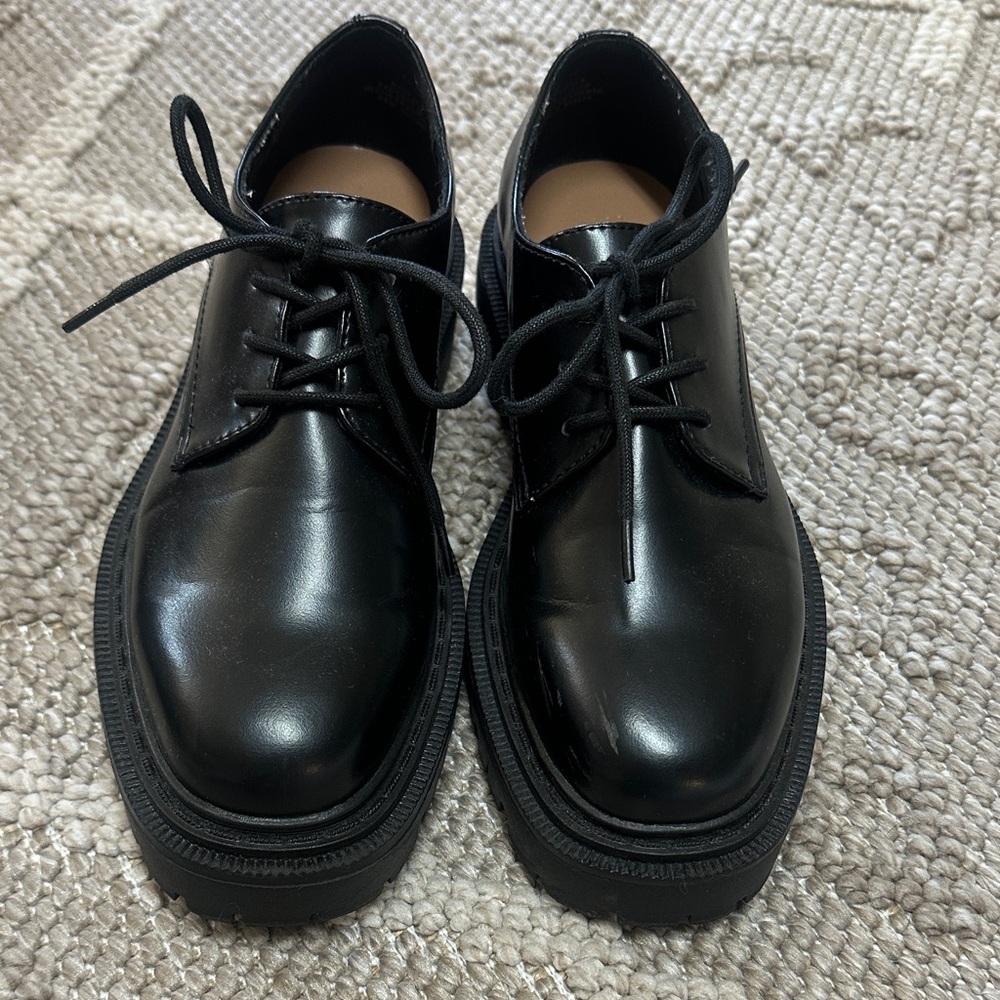 Like new H&M Classic Black Shoes